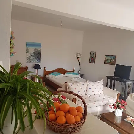 Апартаменты Under The Red Rock And View