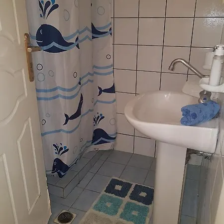 Daire Under The Red Rock And View