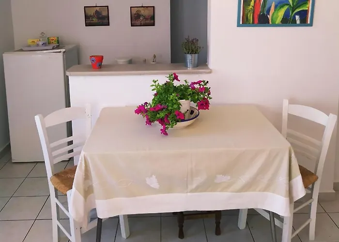 Apartamento Under The Red Rock And View Leonídion