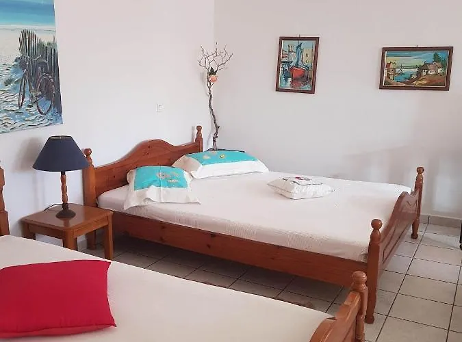 Under The Red Rock And View Апартаменты