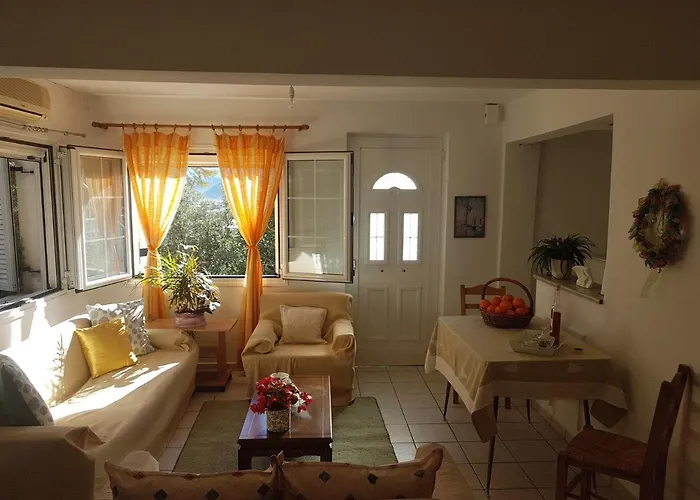 Under The Red Rock And View Апартаменты *